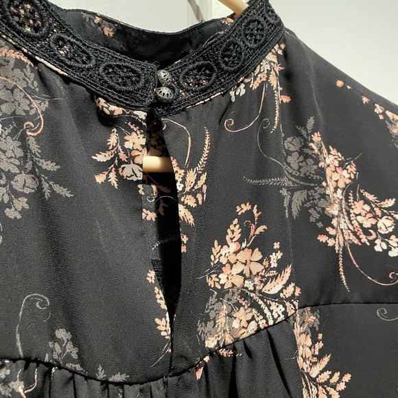 Zac & Rachel Blouse - Picture 3 of 7